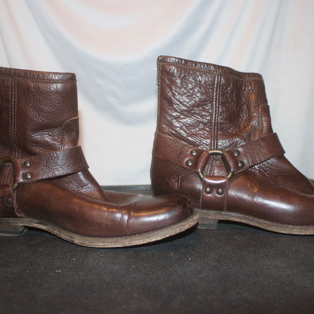 Womens Brown Frye leather ankle boots Size 8